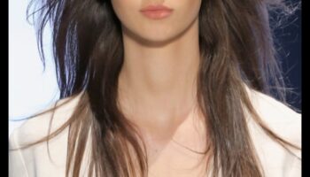 استمر سحر منتصف الليل: التقاط سحر تسريحات الشعر المسائية