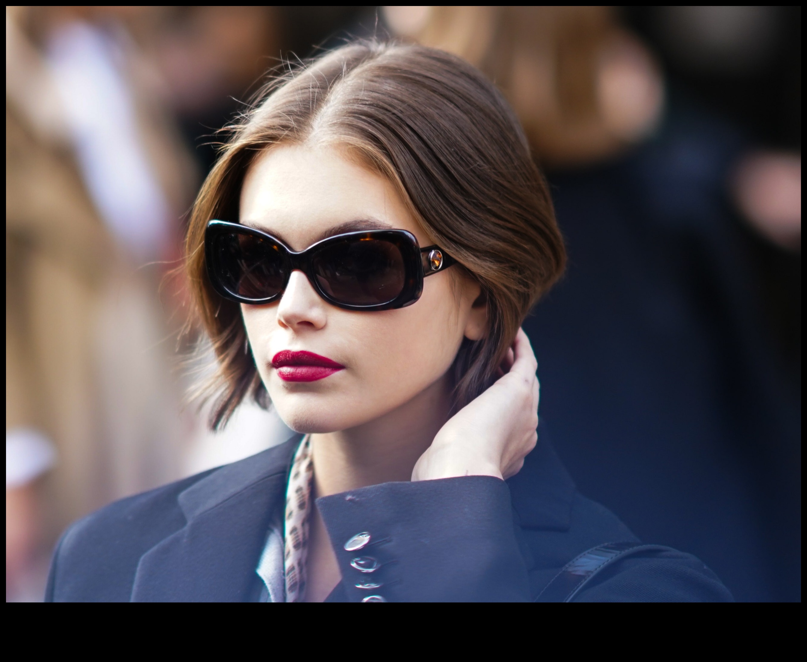 لطيف وأنيق: تسريحات الشعر القصير لفيبي لعوب