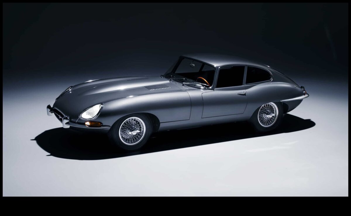 الطرادات الكلاسيكية: استعادة السيارات الهجينة العتيقة والاحتفال بها