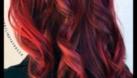 أنيقة بدون مجهود: تسريحات الشعر اليومية باللون الأحمر والبني المحمر للأناقة غير الرسمية