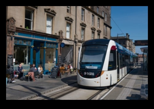 مسارات الترام: دليل للتنقل في شوارع المدينة على السكك الحديدية 3 مسارات الترام: فن التنقل في شوارع المدينة على السكك الحديدية