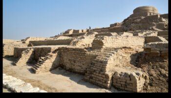 أطلال غامضة: تاريخ المناظر الطبيعية لا يوصف